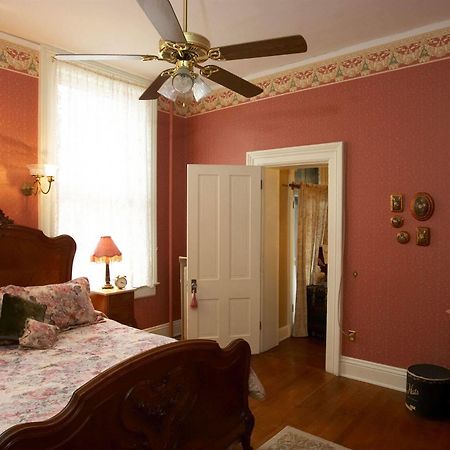Vrooman Mansion Bloomington Room photo